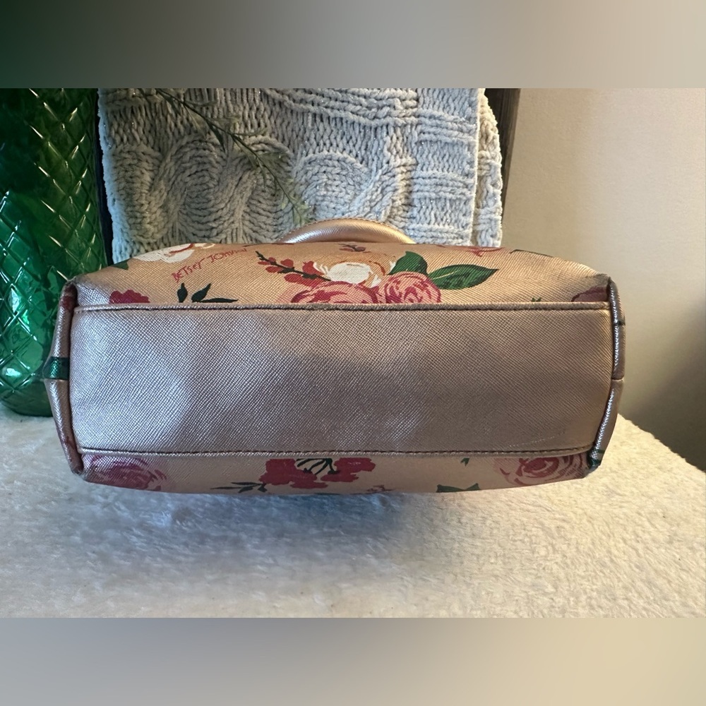Betsey Johnson XOX Pink with Roses Satchel - Picture 10 of 12
